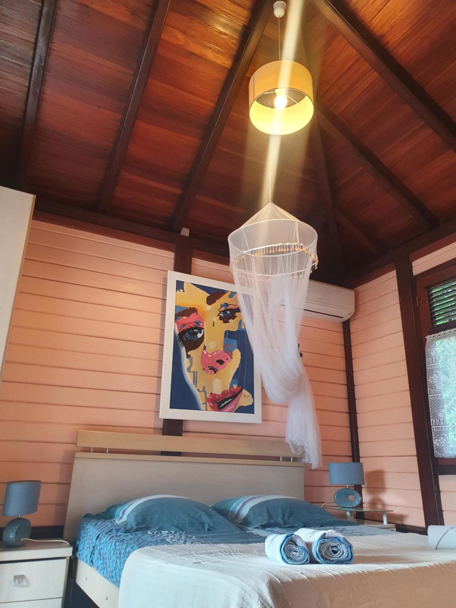 Cottage La Pointe Marine Deshaies Exterior photo