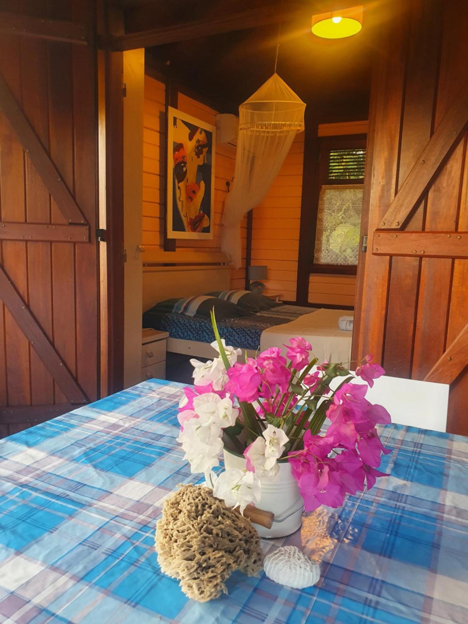 Cottage La Pointe Marine Deshaies Exterior photo