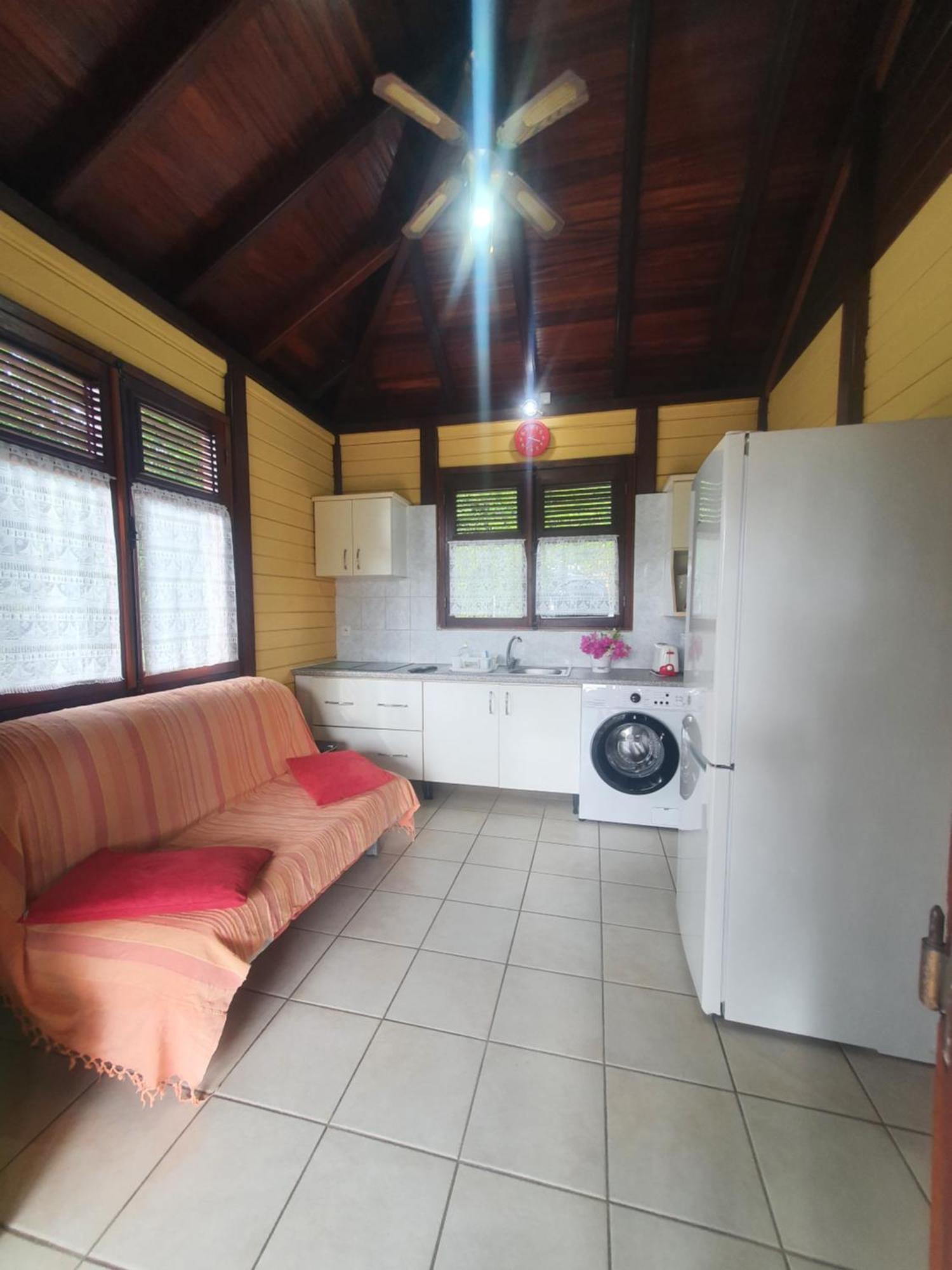 Cottage La Pointe Marine Deshaies Exterior photo