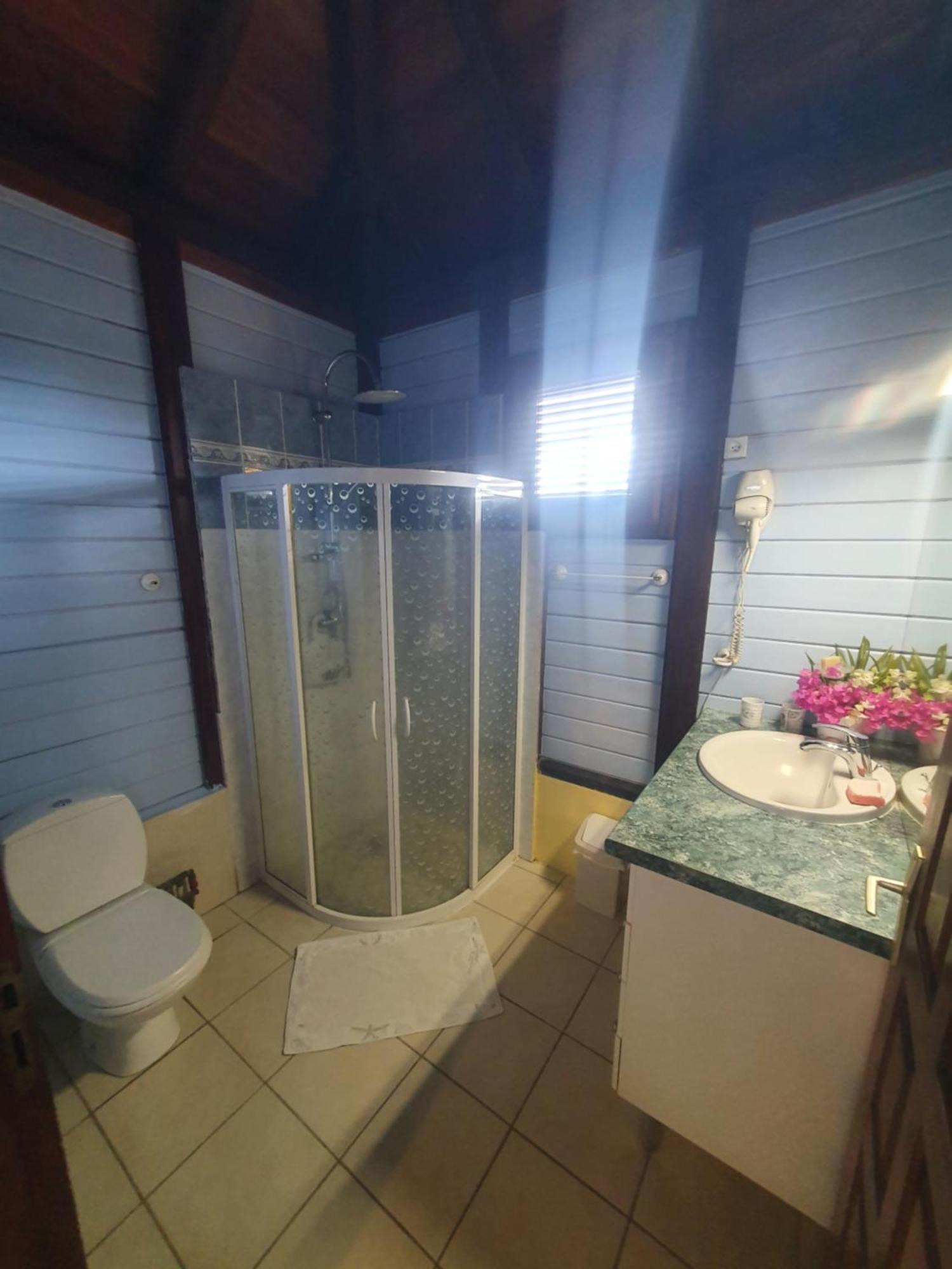Cottage La Pointe Marine Deshaies Exterior photo