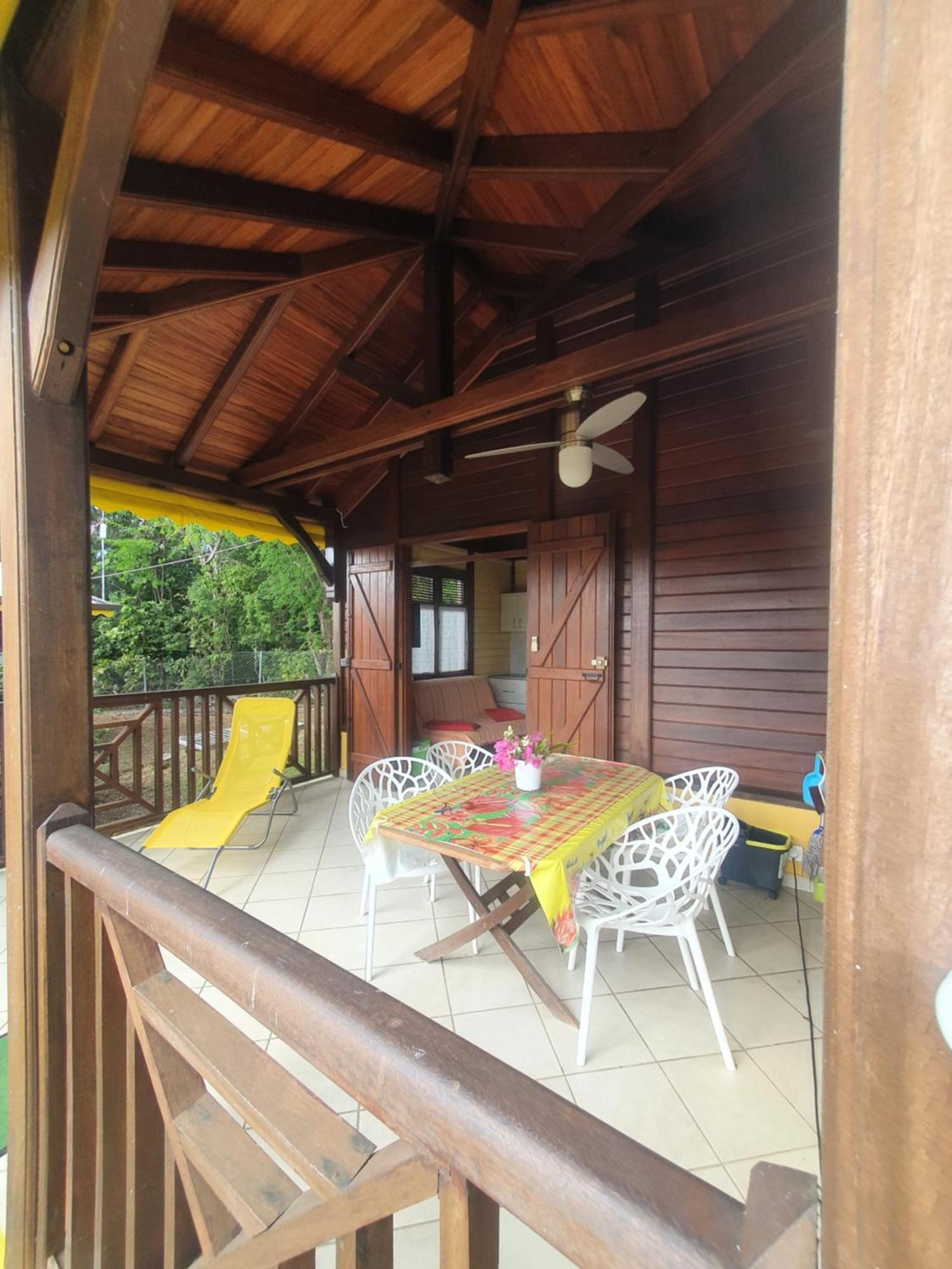 Cottage La Pointe Marine Deshaies Exterior photo
